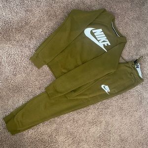 Nike Sweatsuit